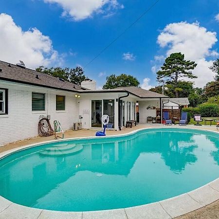 Poolside Bungalow With Fire Pit Fun And King Suite Charlotte Luaran gambar