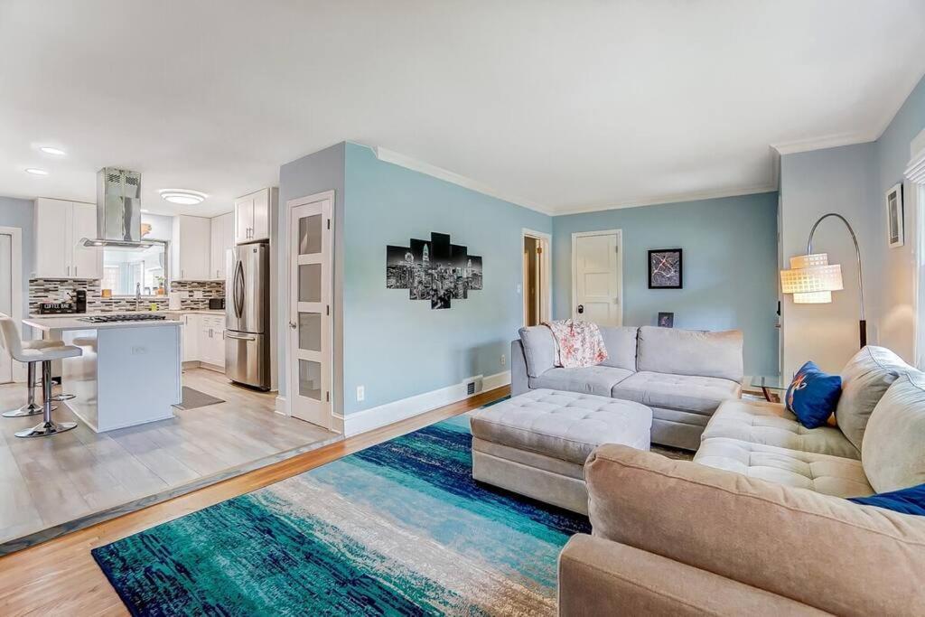 Poolside Bungalow With Fire Pit Fun And King Suite Charlotte Luaran gambar