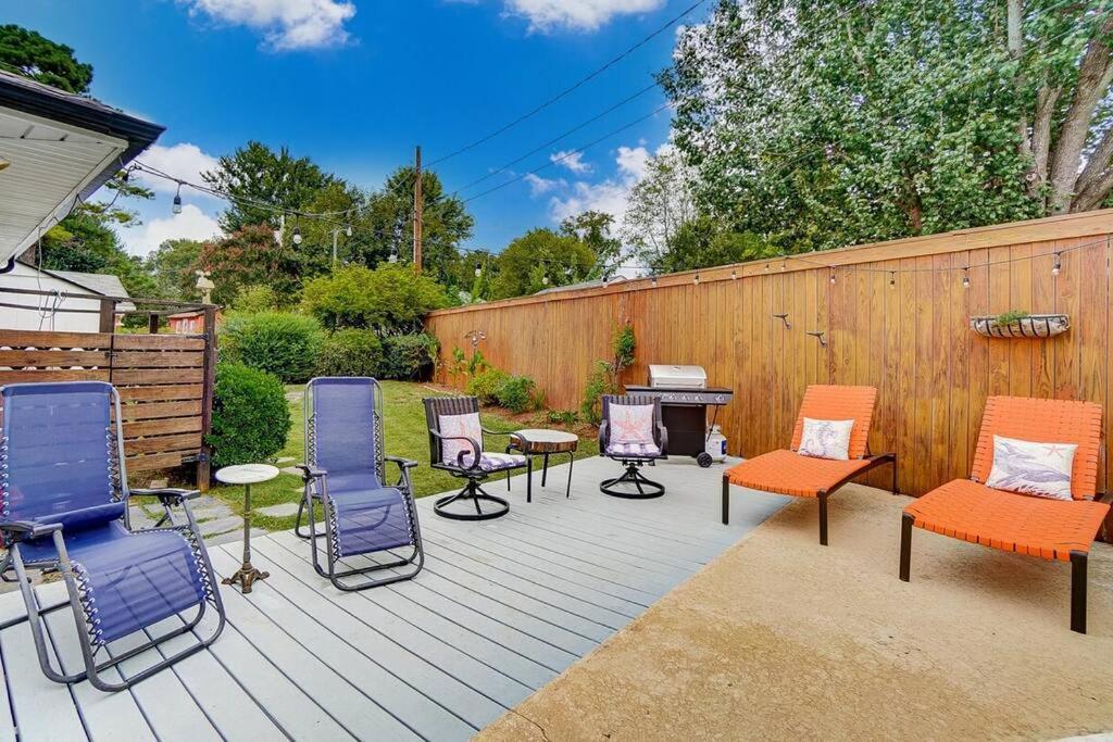 Poolside Bungalow With Fire Pit Fun And King Suite Charlotte Luaran gambar